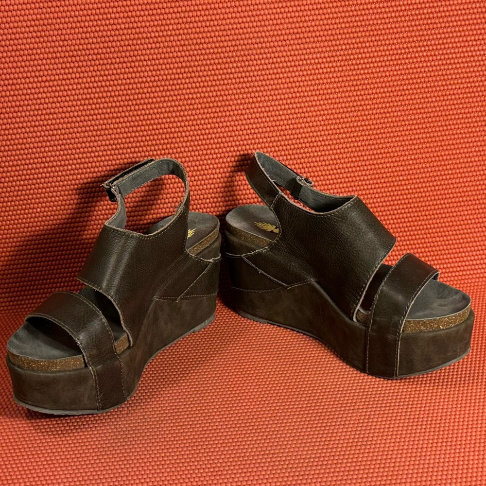 Volatile Dividion Studded Platform Sling Back Wedge Leather Sandals Women’s Sz 7 - Picture 4 of 9